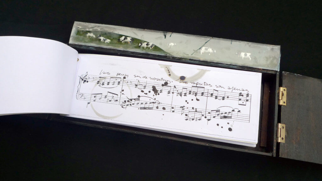 las vaquitas son ajenas - libro de artista - cows belong to someone else - artist’s book - paulo meconi