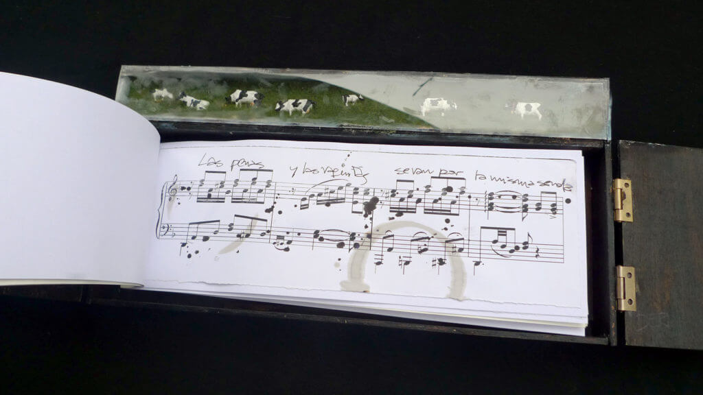 las vaquitas son ajenas - libro de artista - cows belong to someone else - artist’s book - paulo meconi